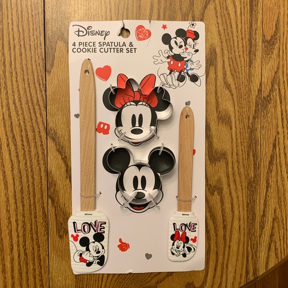 Disney Spatula & Cookie Cutter Set